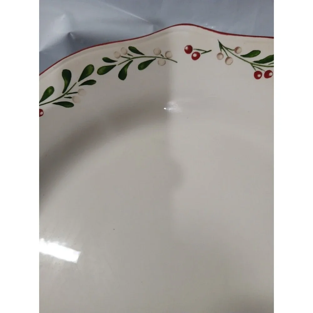 Better Homes & Gardens Holiday 2011 Oval Christmas Platter With Holly & Berries